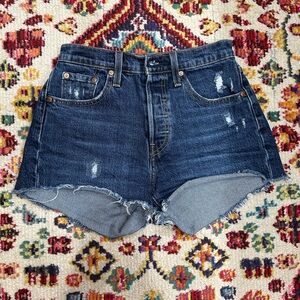 Levis 501 shorts W25
